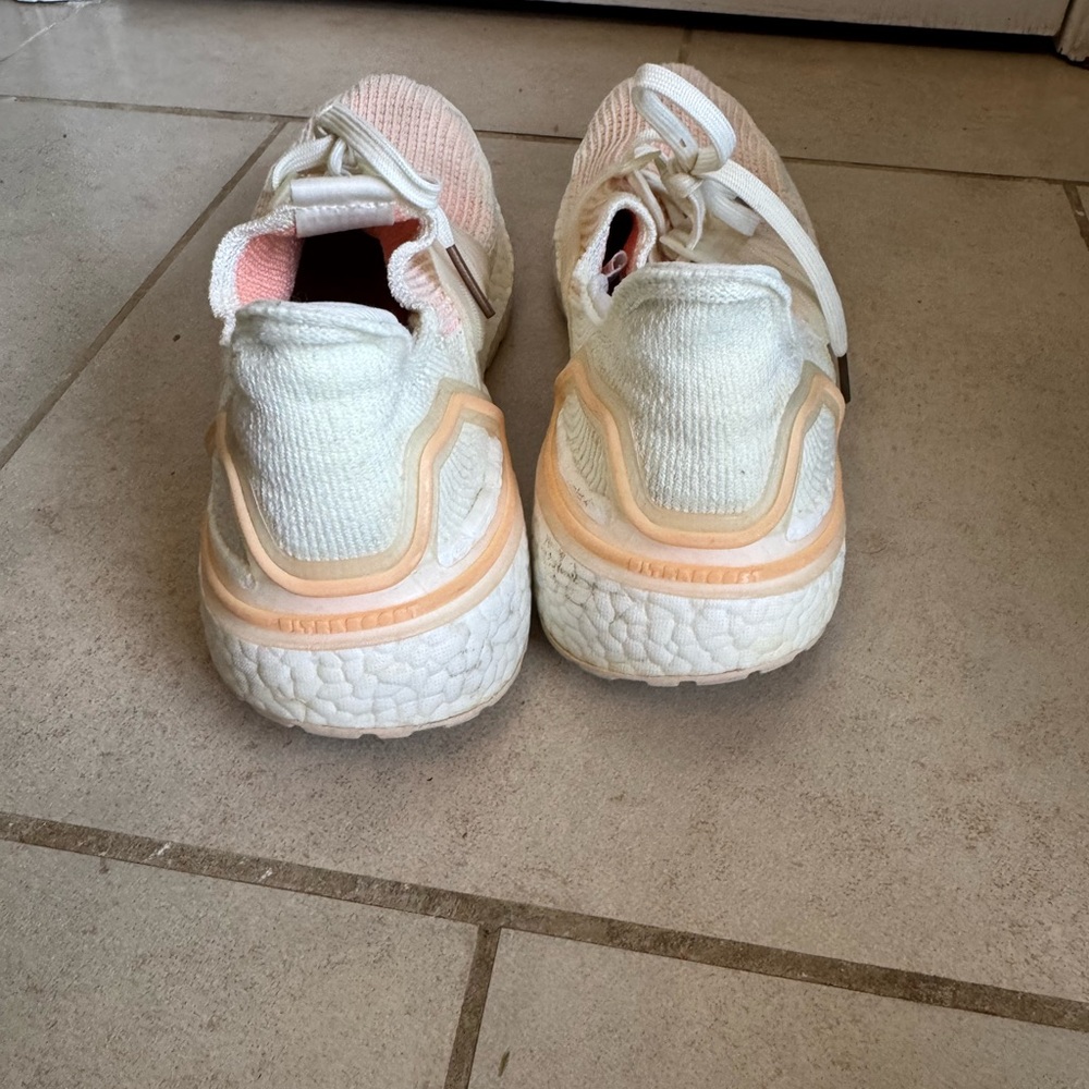 Adidas Women’s Ultraboost 19 Running Shoe Off White/Glow Orange F34073 Sz 10 - Picture 5 of 6
